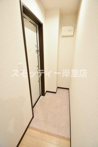 ソレイユ聖天下C棟の玄関