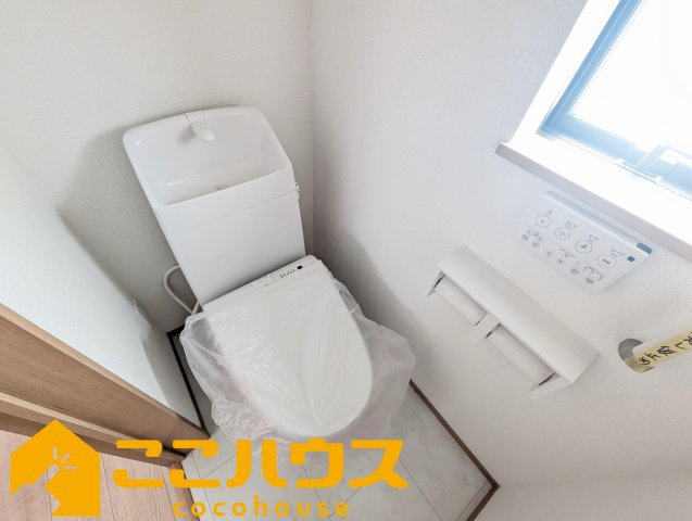 豊見城市我那覇232番　ハートフルタウン　新築戸建て　全2棟　A号棟のトイレ|高機能トイレ
