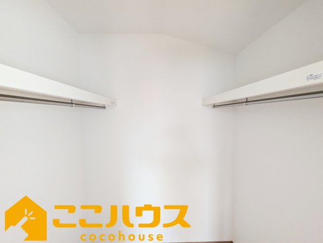 豊見城市我那覇232番　ハートフルタウン　新築戸建て　全2棟　A号棟の収納|大容量のウォークインクローゼット
