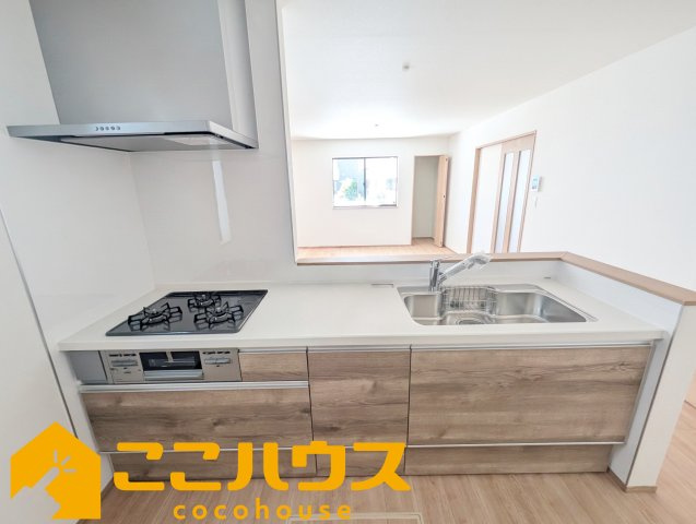 豊見城市我那覇232番　ハートフルタウン　新築戸建て　全2棟　A号棟のキッチン|家事のしやすいシステムキッチン

