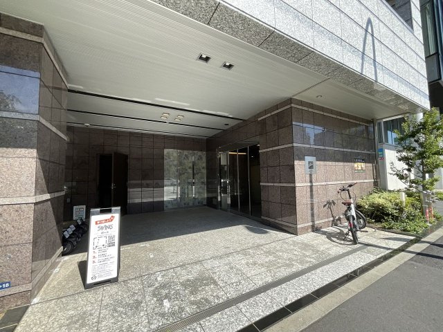 コンシェリア南麻布 ＜ＴＯＫＹＯ ＰＲＥＭＩＵＭ＞ ＷＥＳＴのエントランス|ゆとりのあるエントランスです