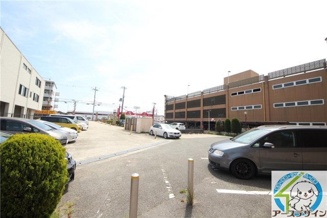 マッティーナ神戸壱番館の駐車場