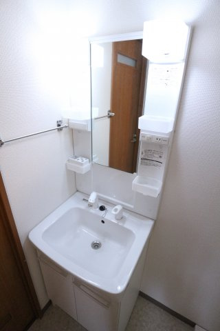 中西マンションの洗面所