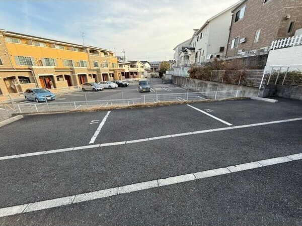 ラ ルーチェ一里山の駐車場
