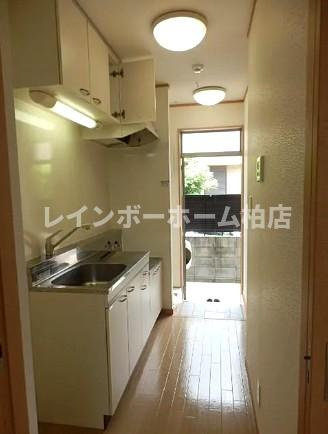 仲介手数料50％半額キャンペーン物件の内装|キッチン周辺です