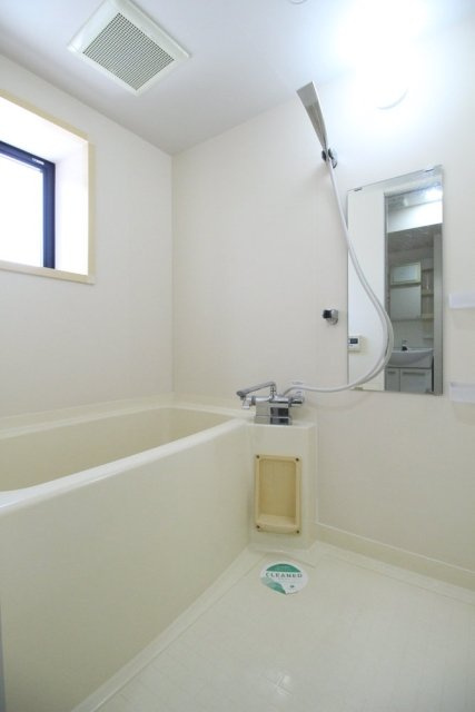 エルサンタフェ渋谷の浴室|落ち着いた空間のお風呂です