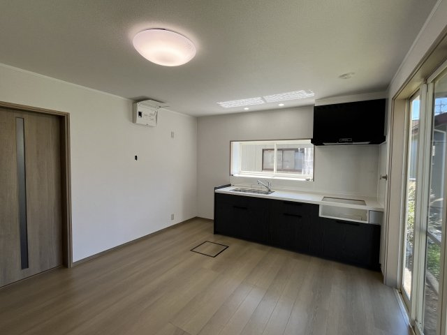 鶴岡市北茅原町　中古住宅の独立洗面台|新規入替済みです