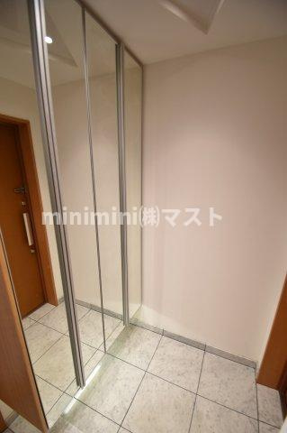 エステムコート谷町六丁目Ⅱアクティーネの玄関