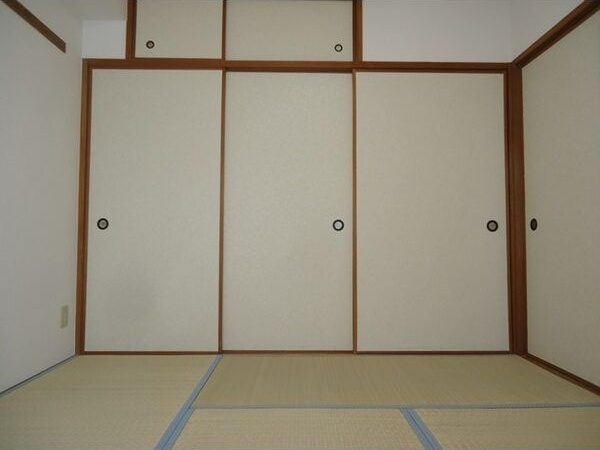 ラウムズ虹ヶ丘の和室
