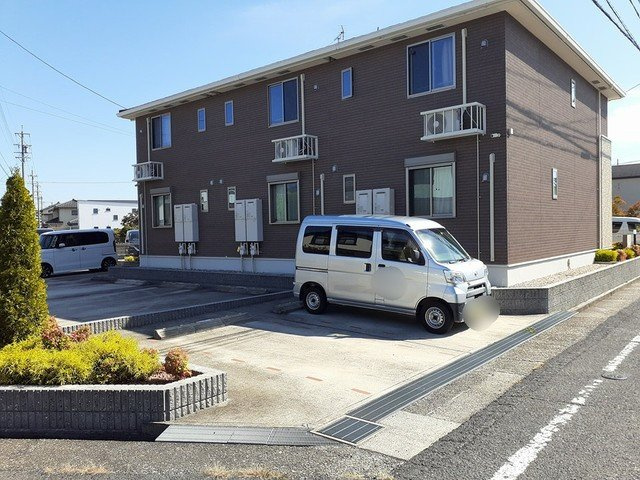 ユニゾンの駐車場|駐車場があるので、車を買う予定の方も安心です