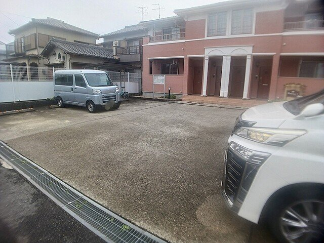 プリムローズＮの駐車場|駐車場に車を止められます