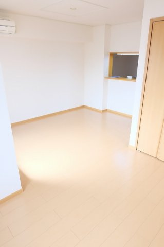 ベルテールの内装|明るい色調の室内です