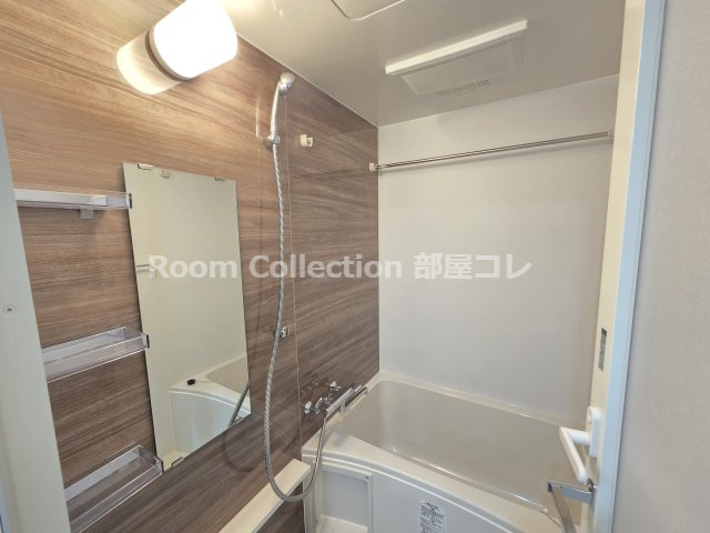 フォレスト コナ名駅の浴室