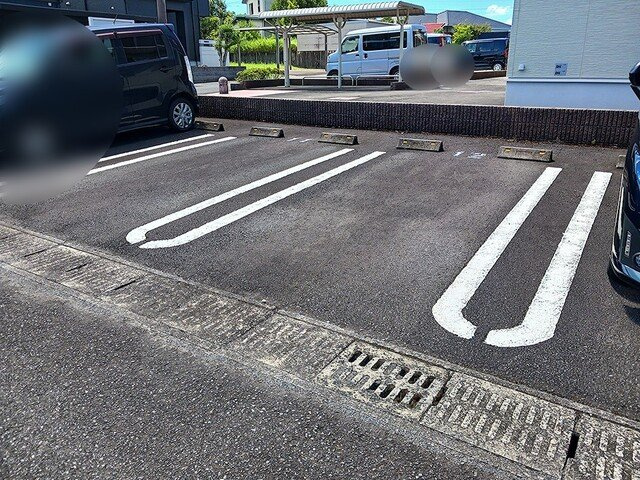 グランシャリオの駐車場