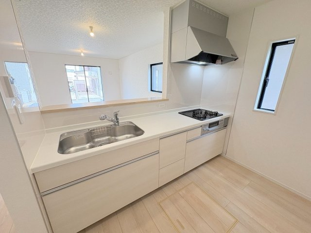 三郷市東町　新築戸建　全1棟のキッチン|同施工会社の参考写真になります。