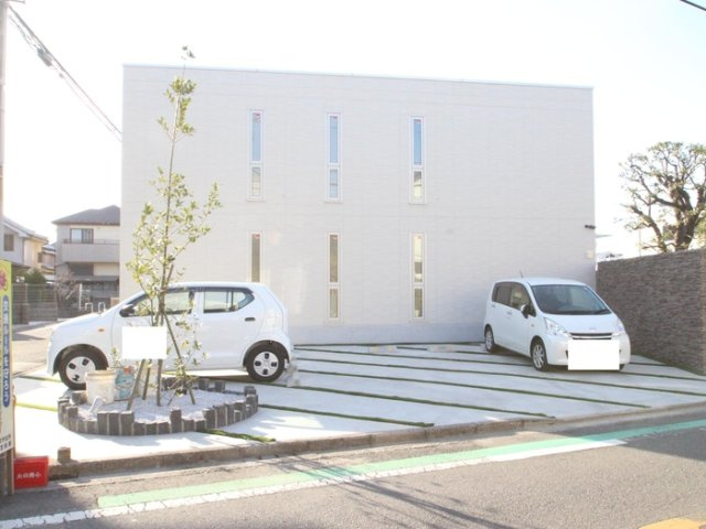 アヴニール・夢の駐車場