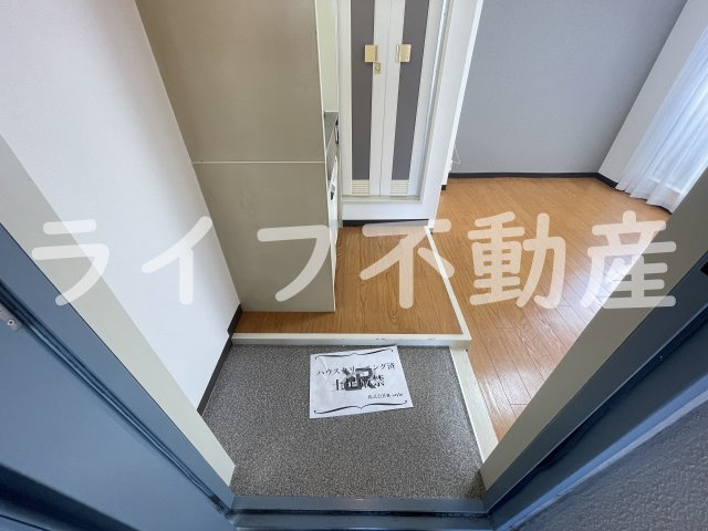 エアリーコート小阪の玄関
