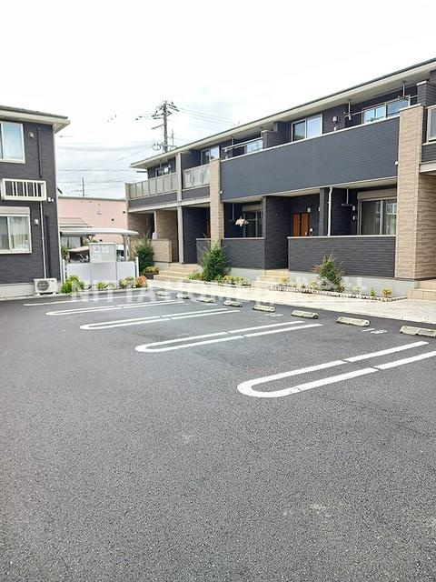 翔タイムⅠの駐車場|敷地内に駐車場スペースも確保◎