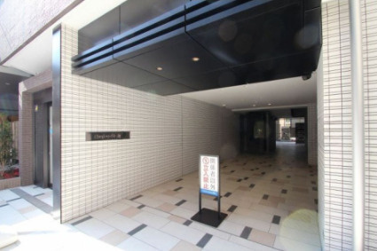 カンファタブル柳橋のエントランス|落ち着いたエントランスです