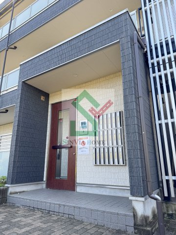 リブリシャイニー平松のエントランス