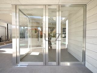 ベルシード阪東橋マキシヴのエントランス