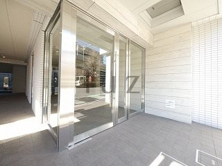 ベルシード阪東橋マキシヴのエントランス