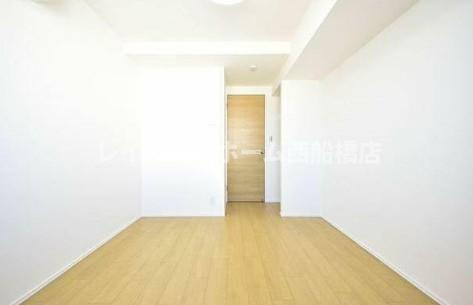 市川市真間２丁目のアパートの寝室