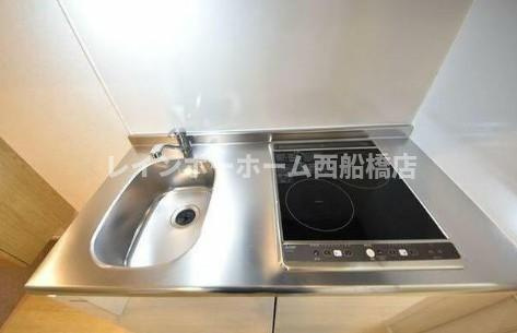 市川市真間２丁目のアパートのキッチン