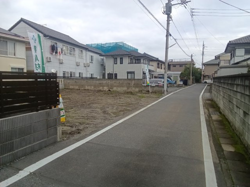 【前面道路含む現地写真】 【前面道路含む現地写真】 | 【高関町第4期 現地外観】
※令和8年9月時点