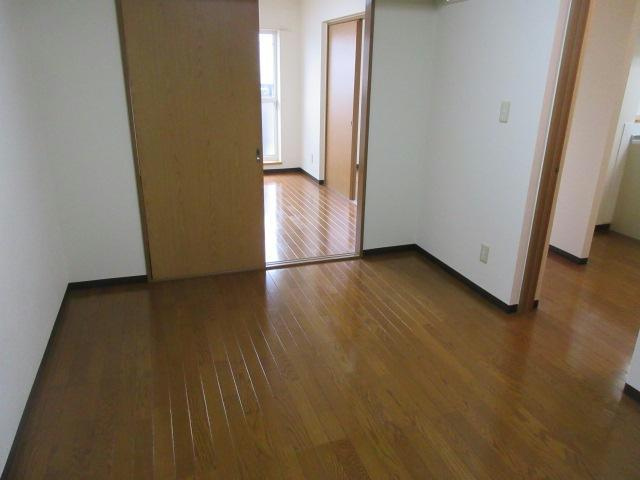 グリーンオークマンションの洋室