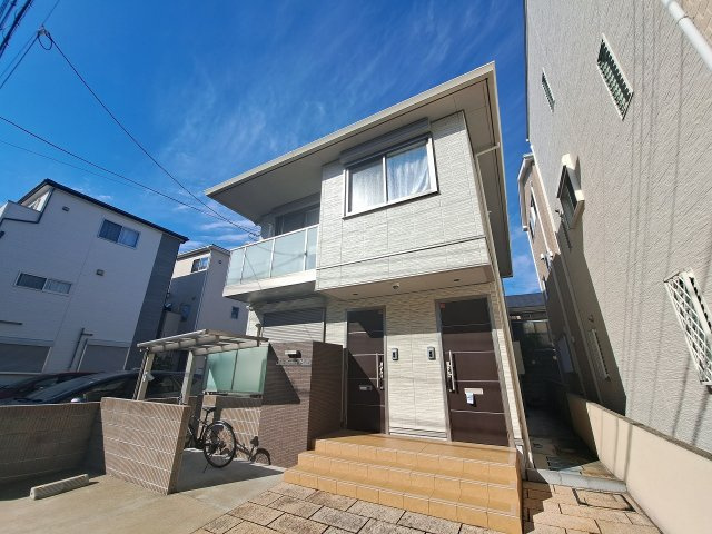 シャーメゾン小松南の外観