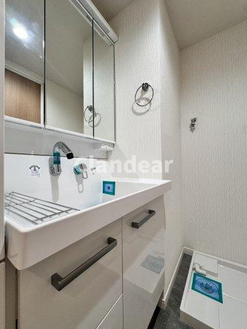 亀有ガーデンハウスの独立洗面台|ドキドキの新生活も、安心してスタート。ぴったりの住まいを見つけませんか？クランディアが一緒に住まい選びをサポートします‼　まずは、お気軽にお問合せください　＃クランディア