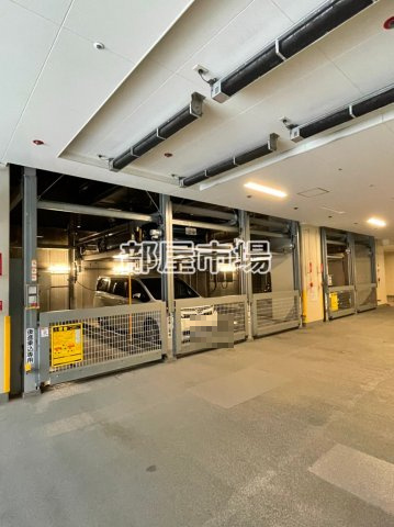 プラウドタワー木場公園の駐車場