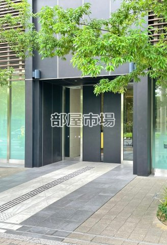 プラウドタワー木場公園のエントランス