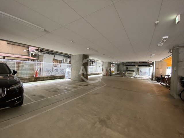 エステムコート谷町六丁目Ⅱアクティーネの駐車場|エステムコート谷町六丁目IIアクティーネ　駐車場