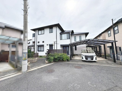 【前面道路含む現地写真】 | 野尻町　中古一戸建 | 【駐車３台可能】カーポート付の駐車スぺースありますよ！雨の日も愛車が濡れにくく嬉しいですね♪