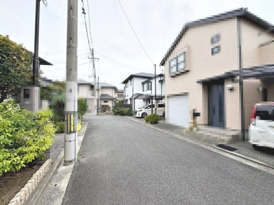 【前面道路含む現地写真】 | 野尻町　中古一戸建 | 洗面室も２か所ありますよ♪家族の多いご家庭や忙しい時間帯も安心ですね♪