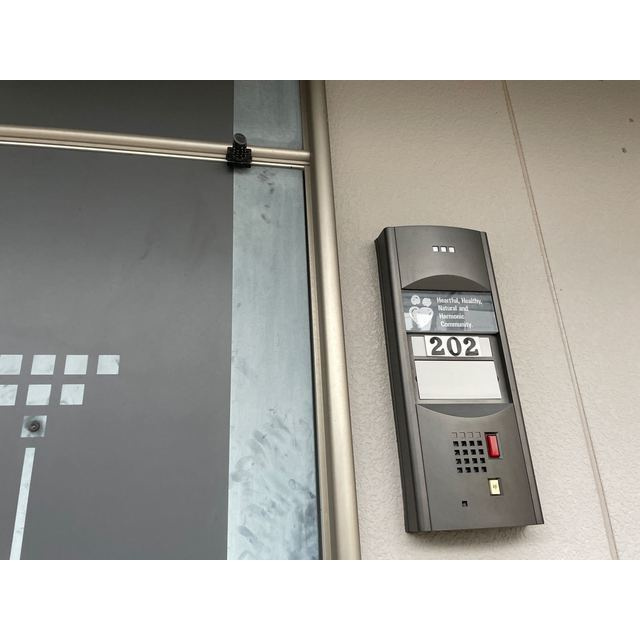 パナヨシハラB棟の玄関