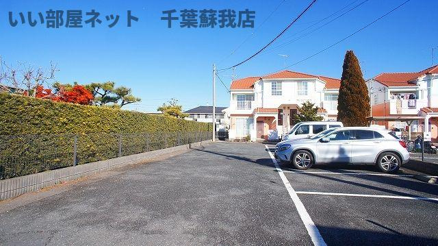 オレンジハウスの駐車場|駐車場完備です