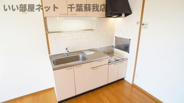オレンジハウスのキッチン|お料理しやすいキッチンです