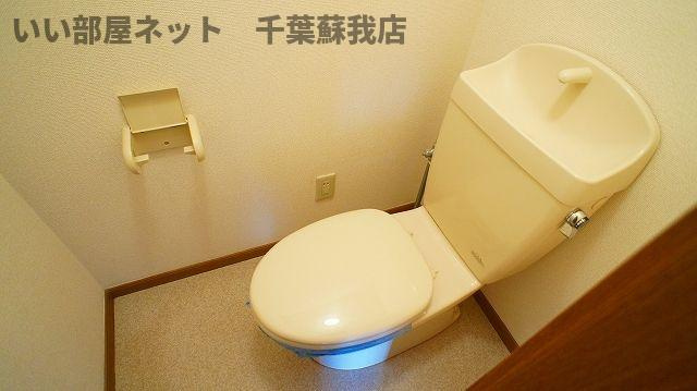 オレンジハウスのトイレ|落ち着いたトイレです