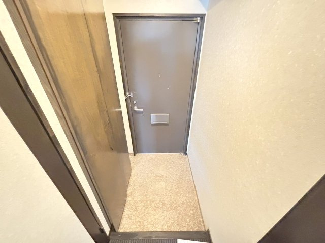 ミールズ新大阪の玄関