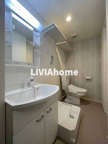 足立区伊興４丁目のアパートの独立洗面台|同シリーズの参考写真です。実際の設備・内装は現況を優先とさせていただきます。