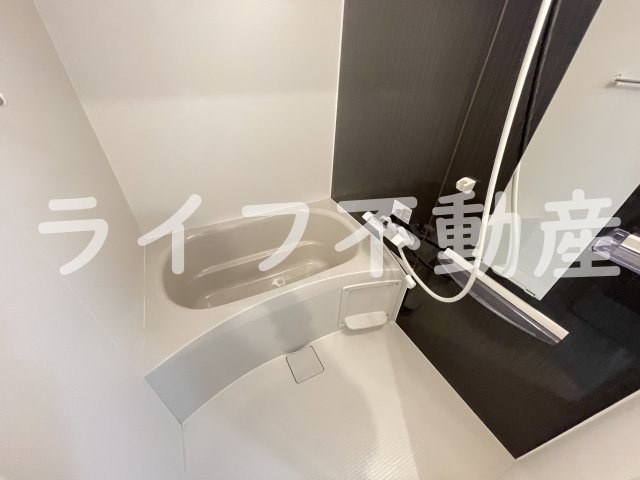 クローバー・クレストの浴室|落ち着いた空間のお風呂です