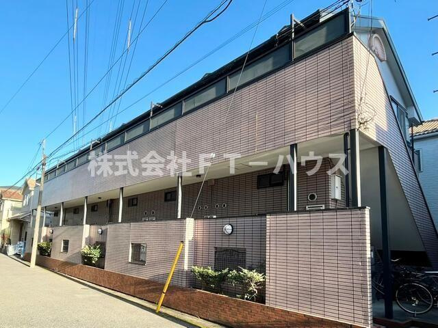 スタジオーネ参番館の外観