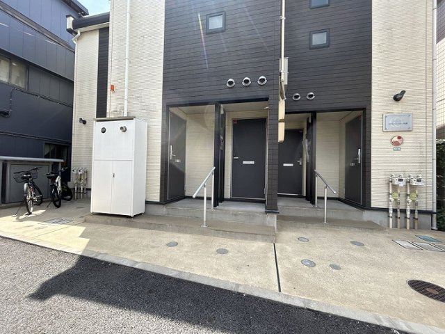 レオネクストプリンシパル中野の玄関