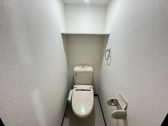 レオネクストプリンシパル中野のトイレ|落ち着いた色調のトイレです