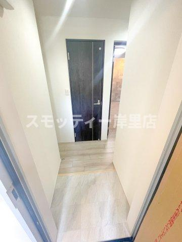 ラフィーネ聖天坂Ⅶ番館の玄関