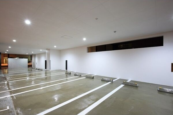 【駐車場】ラディア近代美術館前