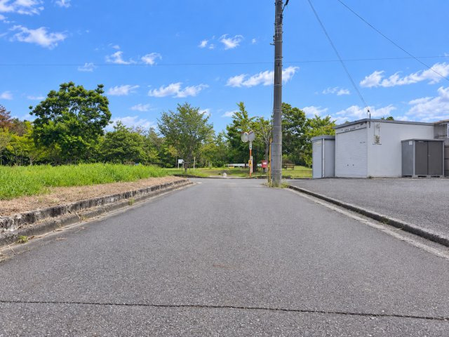 竜王町大字薬師の前面道路含む現地写真